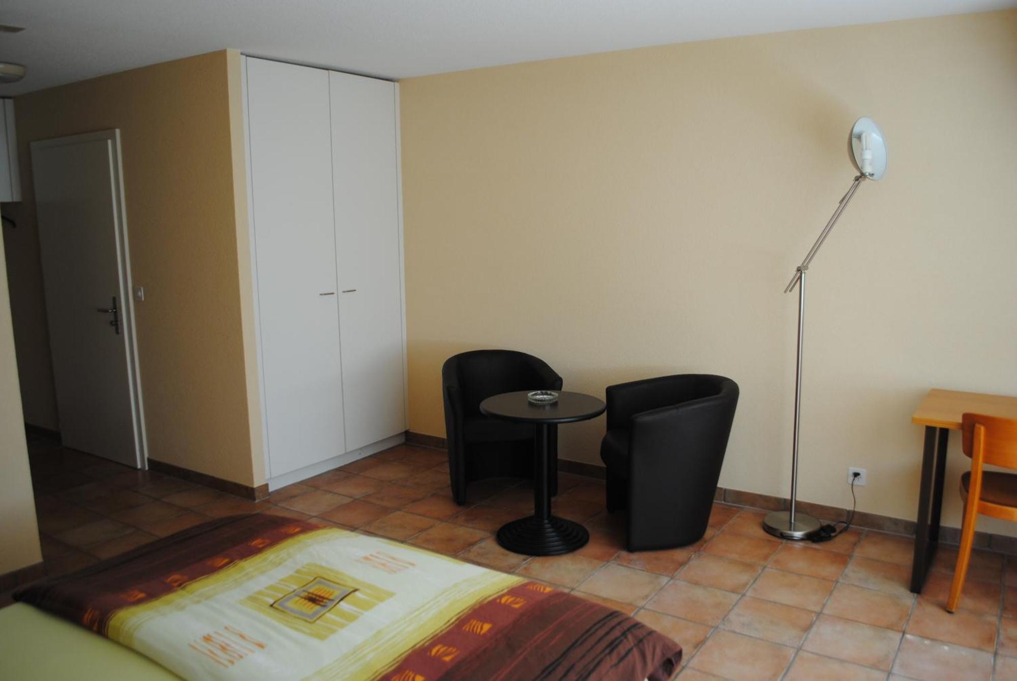 Motel - Hotel La Poularde Romont Rom bilde