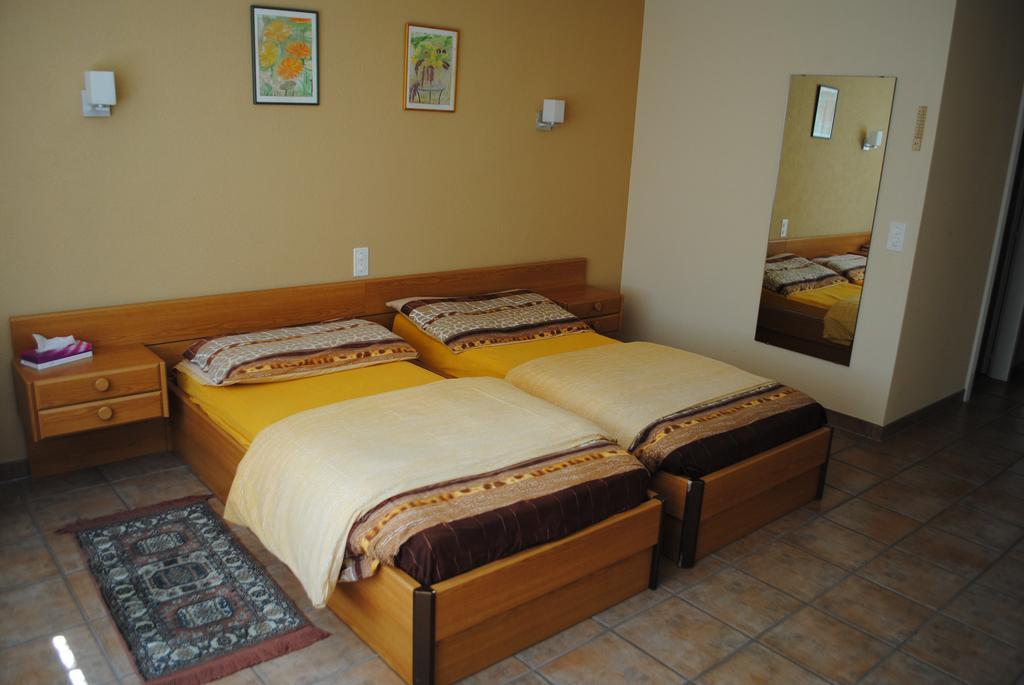 Motel - Hotel La Poularde Romont Rom bilde