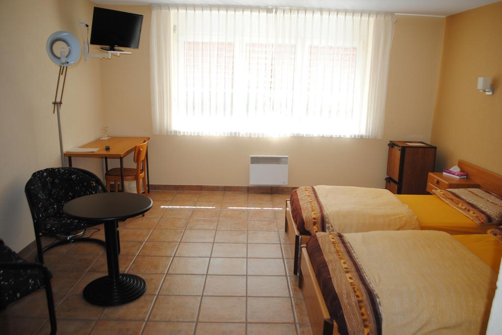 Motel - Hotel La Poularde Romont Rom bilde